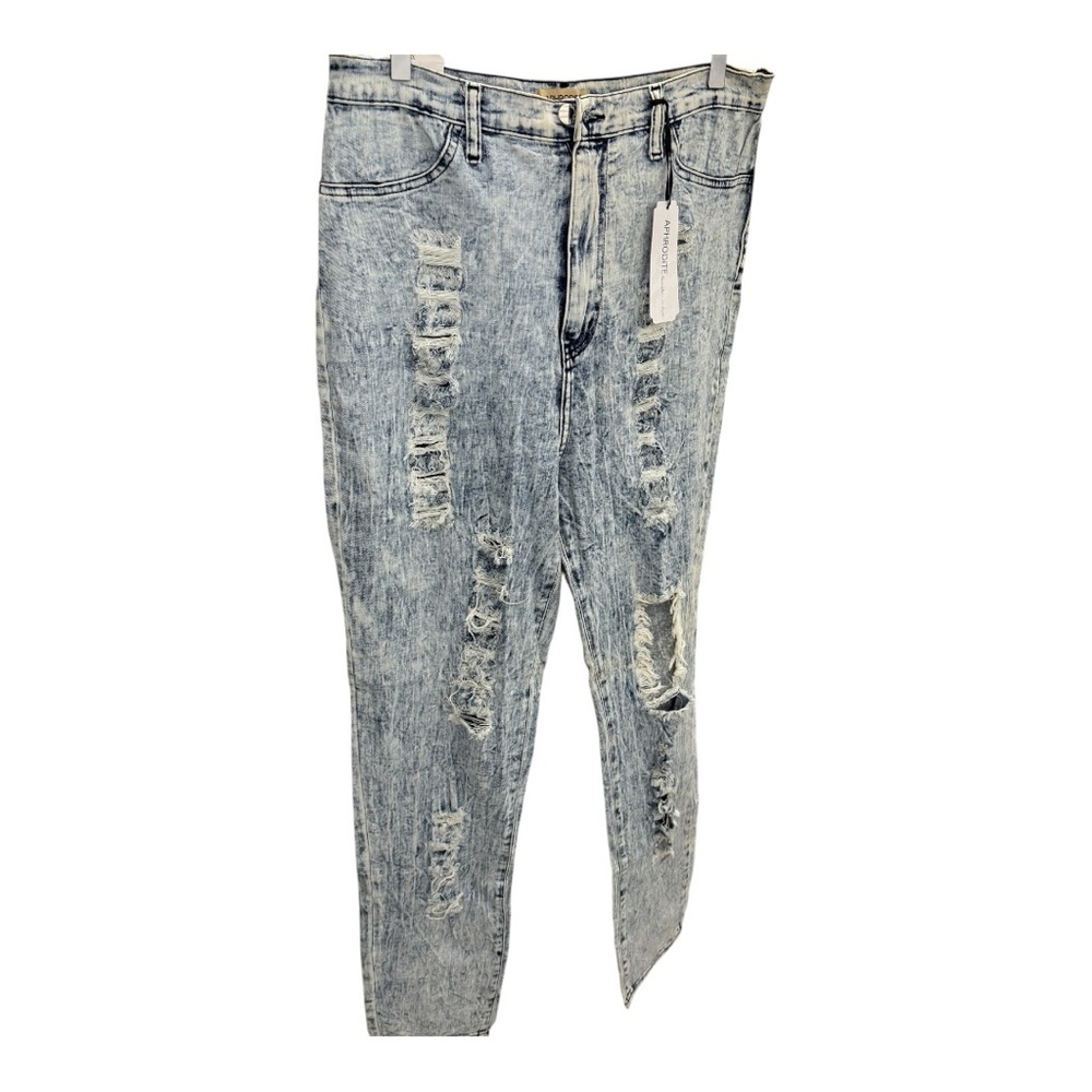 Distressed Light Blue Plus Jeans| NWT